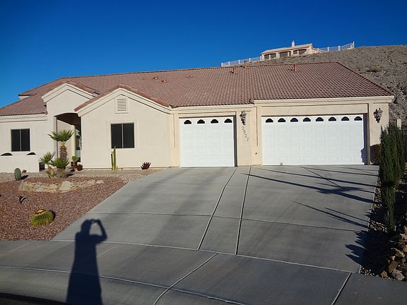 2nd image of 2927 Desert Trail Dr