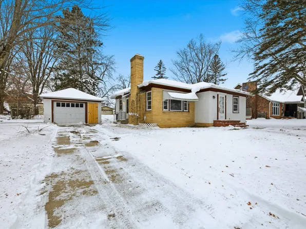 809 7th St NE, Staples, MN 56479