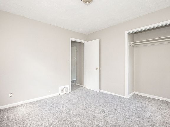 4th image of 5482 Oakwood Ave