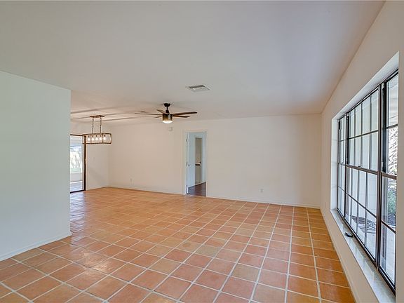 2nd image of 3267 Arbor Oaks Ln