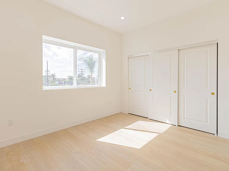 11311 Hawthorne Blvd — Photo 10