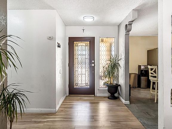 5th image of 4883 E Geary St