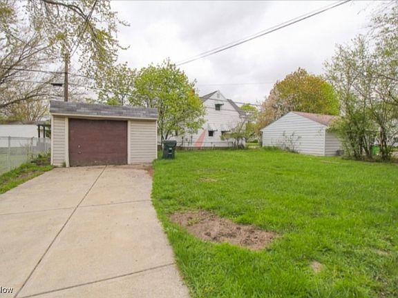 2nd image of 15 Jackson Blvd