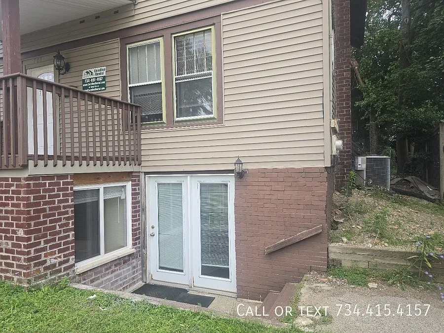 707 S Division St Apt 1 — Photo 2