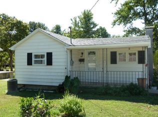 415 E Lafayette St, Olney, IL 62450