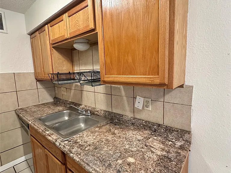 4322 Gillis St #206 — Photo 11