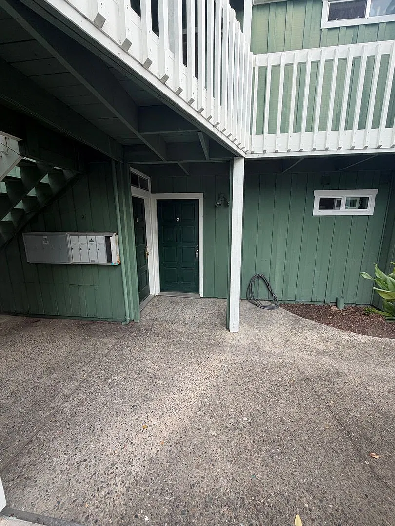 229 1st Street Unit 2-Newly Updated Studio — Photo 4
