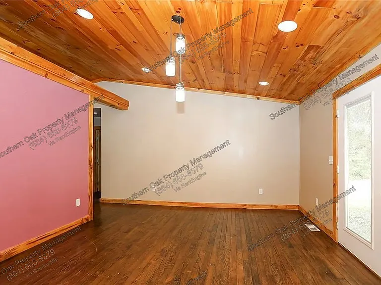 112 Aiken St — Photo 20