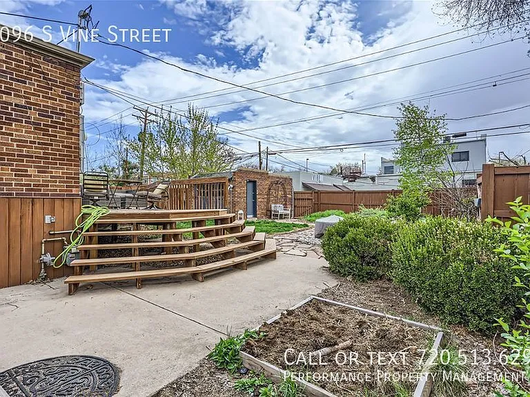 1096 S Vine St — Photo 25