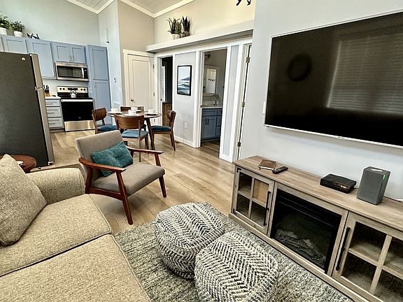 4th image of 144 Waters Edge Way
