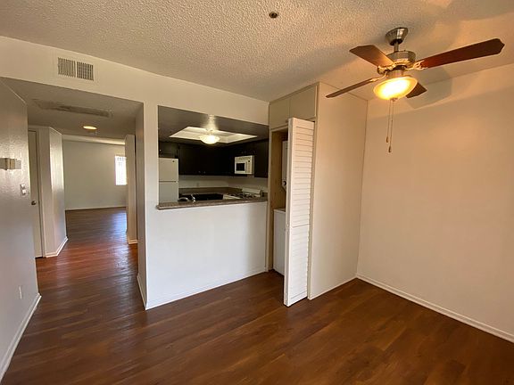 5th image of 987 E Del Mar Blvd APT 11
