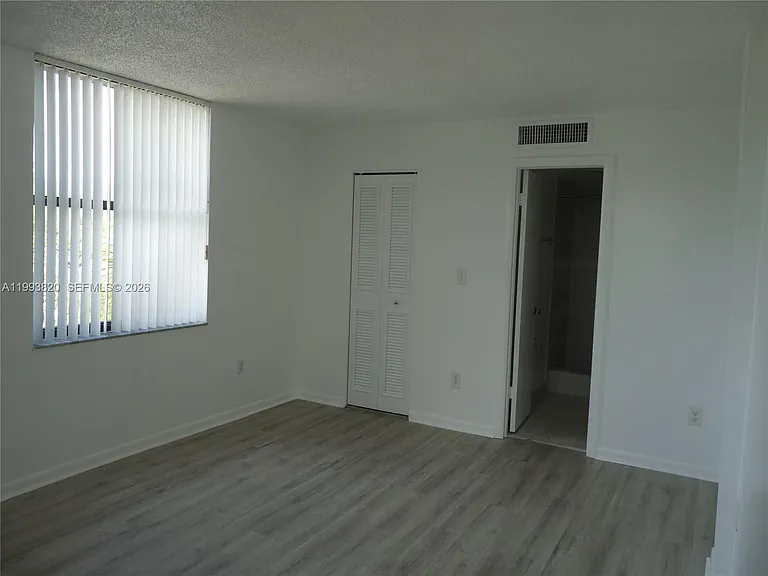 14611 N Kendall Dr #304L — Photo 17