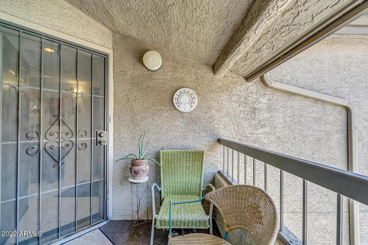 2 bed, 1145 sqft, $2,200 — Photo 4