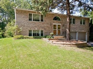 513 Clover Ln, Bolingbrook, IL 60440