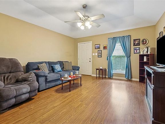 4th image of 3509-11 Sinclair St