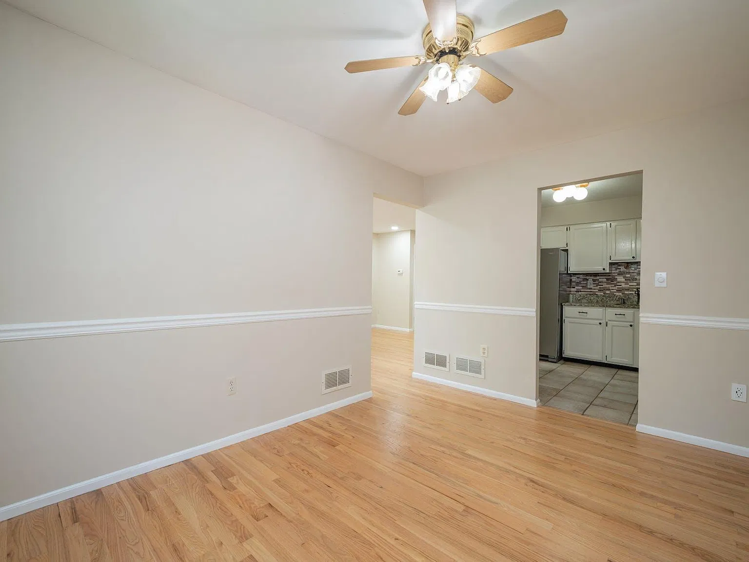 2 bed, 1.5 bath, 1636 sqft, $3,300 — Photo 4