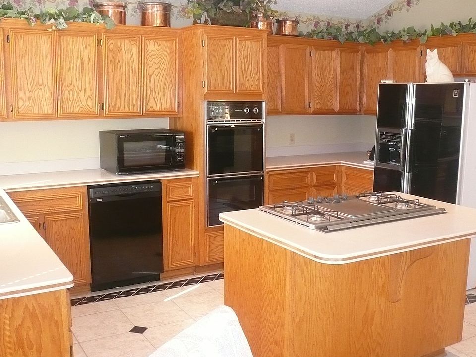 2nd image of 2082 Pin Oak Dr