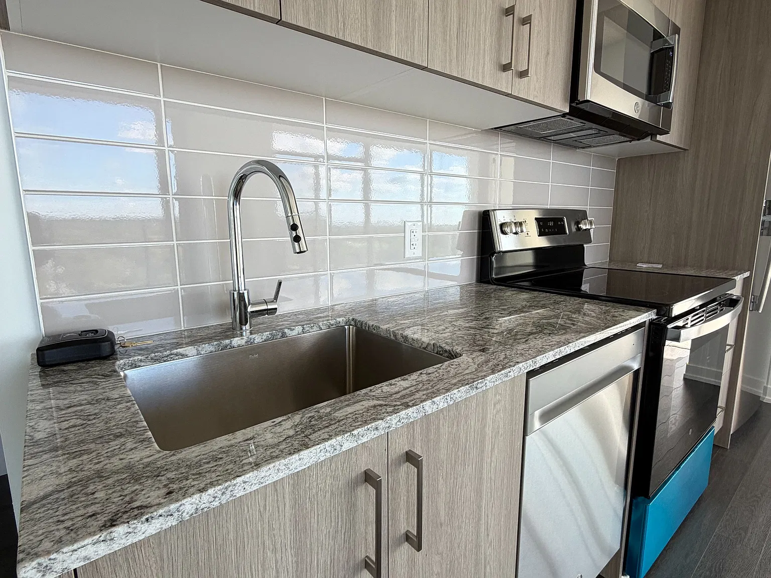 3 bed, $2,850 — Photo 3