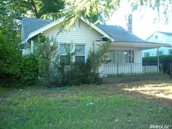 3rd image of 217 El Camino Ave