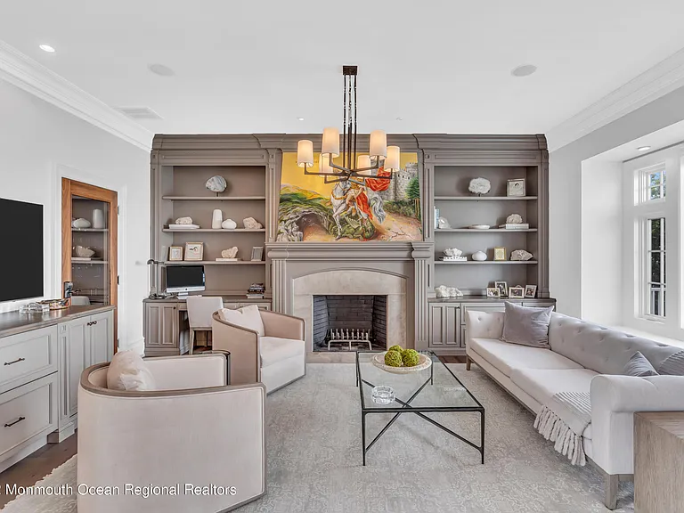 459 Normandy Dr — Photo 11