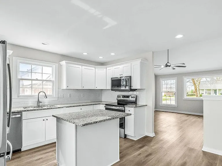 400 Newman Way — Photo 12