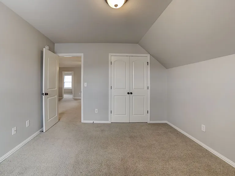 819 E Seattle Pl — Photo 23