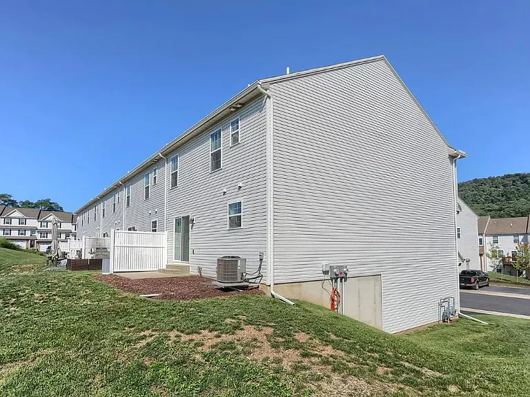 2317 Bartlett Rd — Photo 29