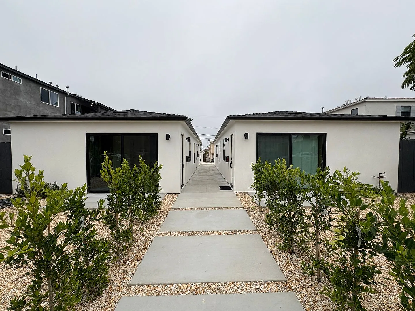 Newly Remodeled 2 Bed 1 Bath Unit in PB — Photo 2