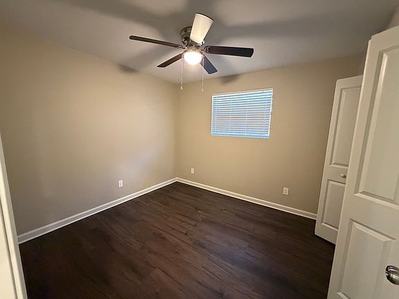 4th image of 6325 Garden Oaks Dr