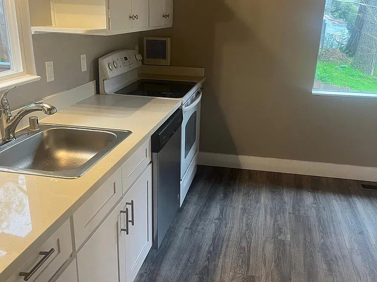 173 Woodland Ave — Photo 2