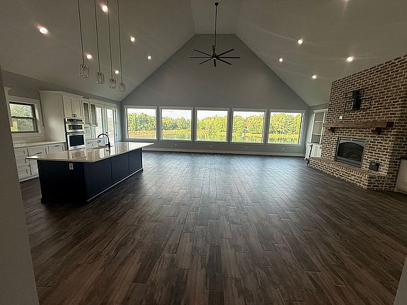 5th image of 300 Shell Dr