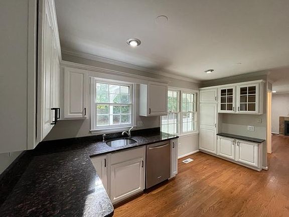 4th image of 5 Northrup Ct