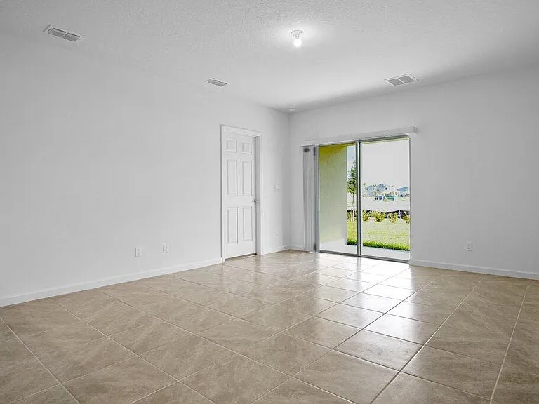 12341 SW Nettuno Way — Photo 38