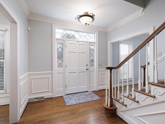 4th image of 109 River Forest Ln