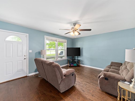 4th image of 726 Spees Dr