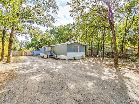 2nd image of 1802 Whispering Oaks St