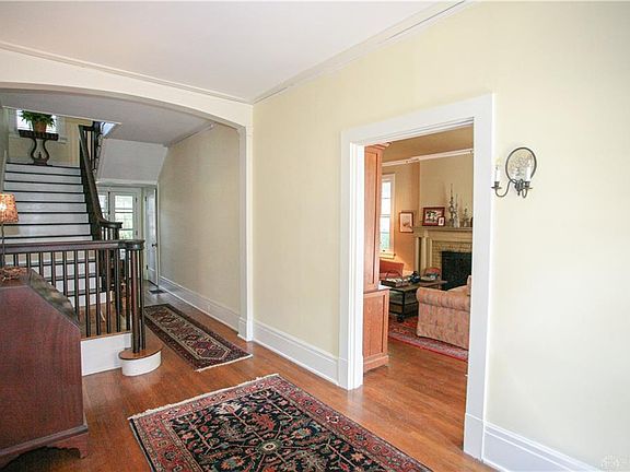 3rd image of 625 Oakwood Ave