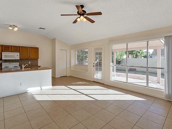 Kitchen Area 2