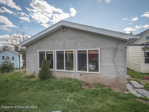 2nd image of 226 Rock St