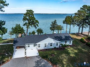 560 Eubank Landing Rd, Topping, VA 23169