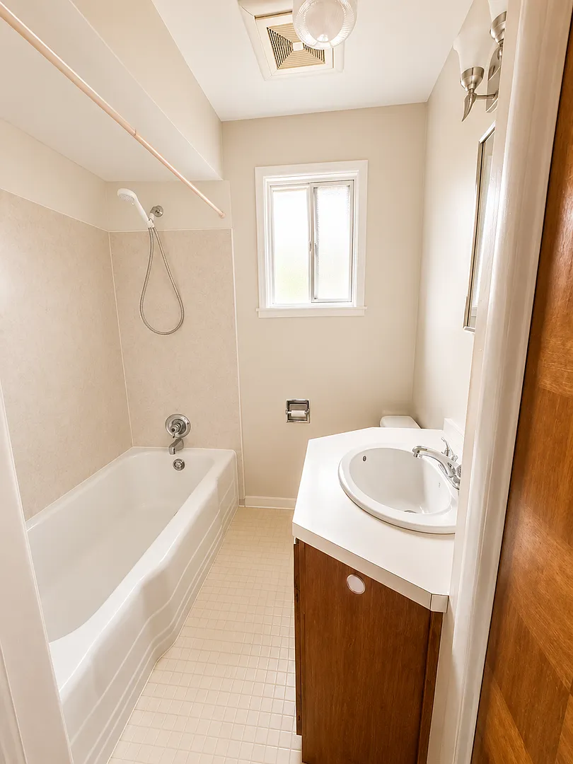 Charming 3-Bedroom Home in Airway Heights — Photo 4