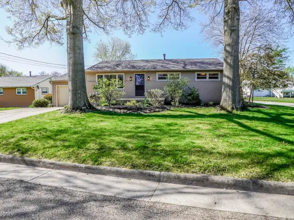 1004 Lynbrook St SE, North Canton, OH 44720