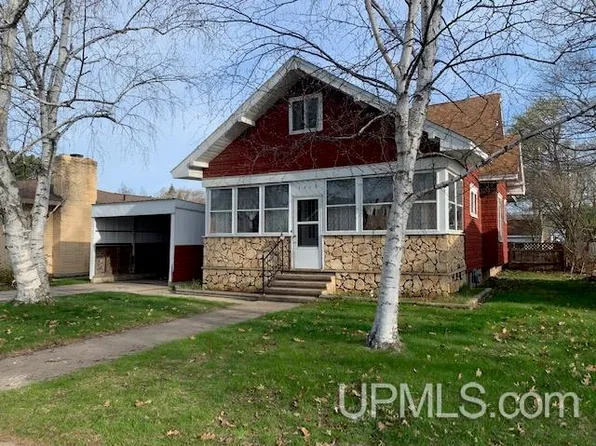 1712 Montana Ave, Gladstone, MI 49837