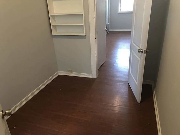 3rd image of 514 39th St APT 1R