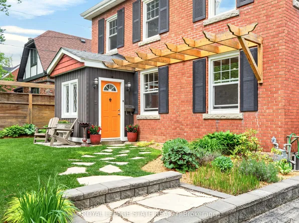 13 Tweedsmuir Ave, Hamilton, ON L9H 4H6