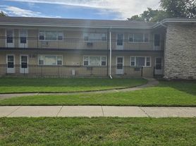 1817 W Touhy Ave, Park Ridge, IL