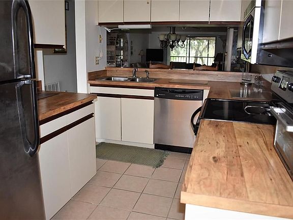 3rd image of 1716 Golfview Dr #1716