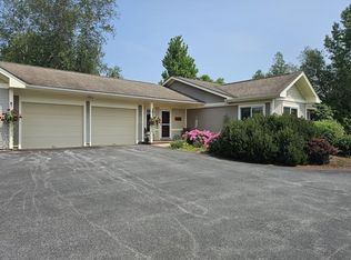 115 Meadowrun Rd, Williston, VT 05495