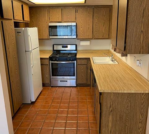 5th image of 1348 E Hillcrest Dr Unit 61