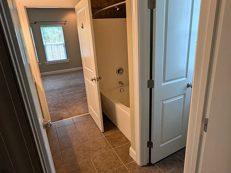 108 Kenosha Ct — Photo 16